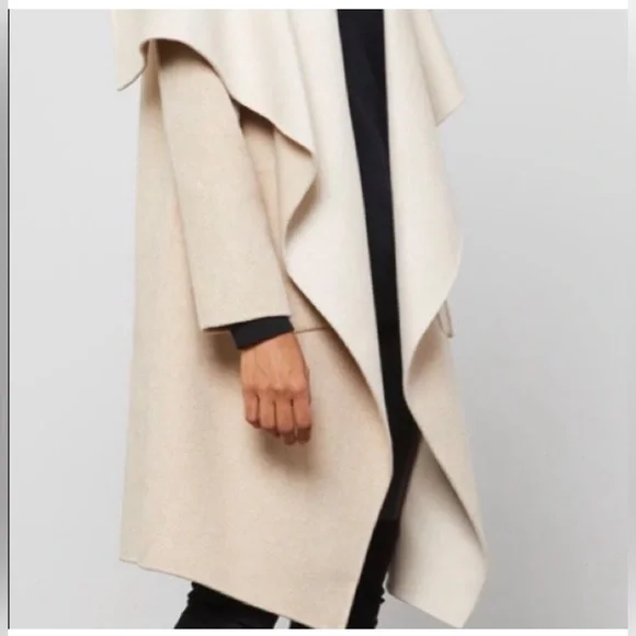 ✨BCBG MAX AZRIA BRINLEY HANDMADE DRAPE FRONT COAT IN OATMEAL / CREAM
